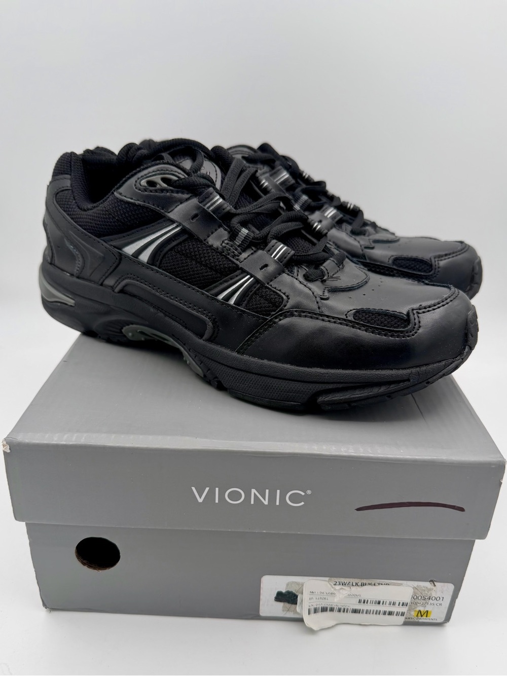 NEW Vionic 23 walk classic sneakers black shoes women’s 9 EUR 41